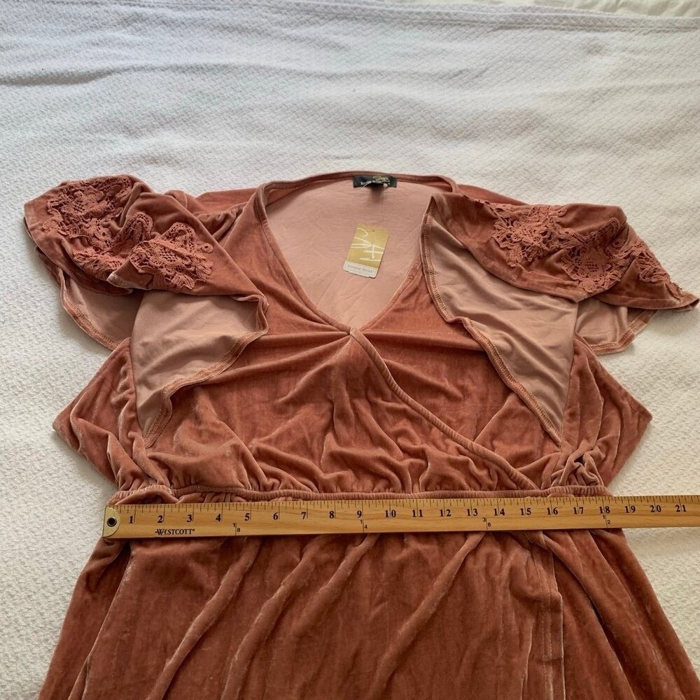 NEW Suzanne Betro Wrap Dress Womens 4X Pink Velvet Lace Applique - Picture 11 of 11